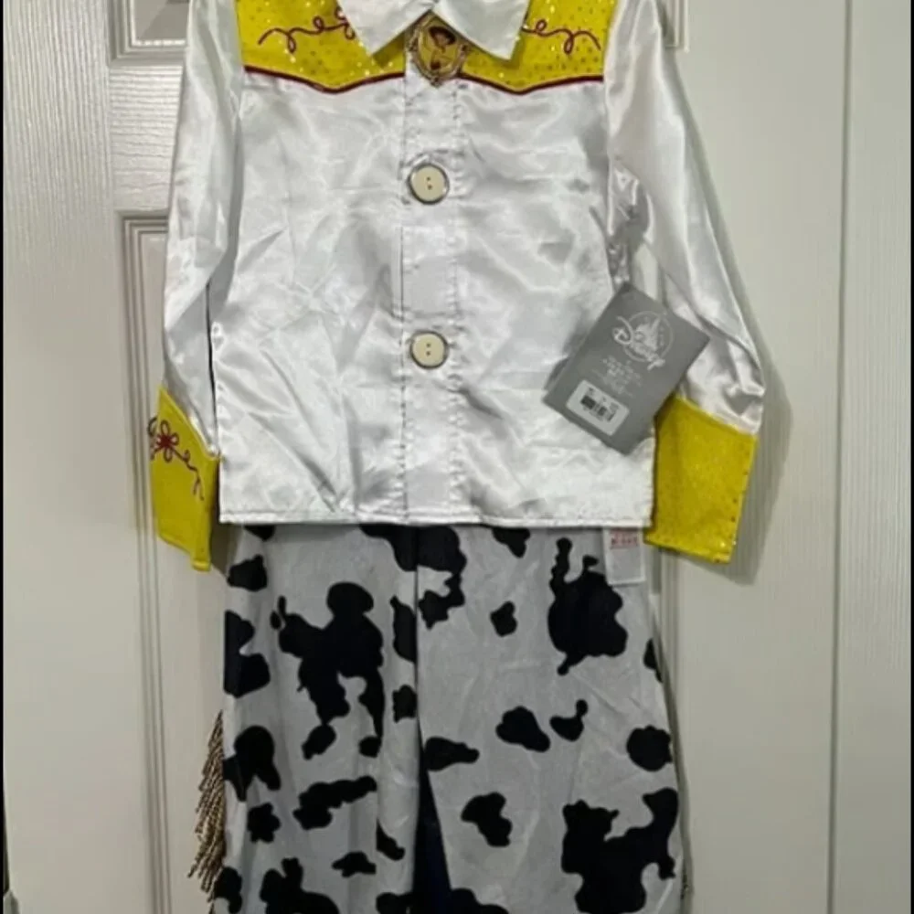 Disney Cowgirl Outfit in White, Yellow, Black